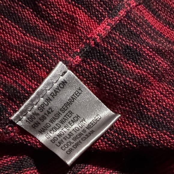 Muse Red and Black Long Sleeve Dress - Picture 5 of 5